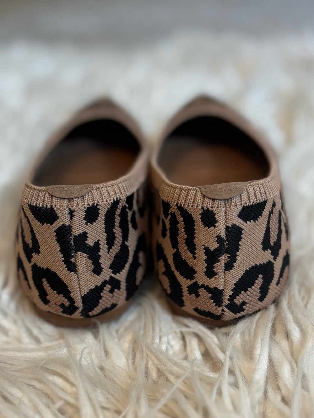 Like New Vivaia Leopard Print Pointed Toe Flats Size 38 - Picture 4 of 9